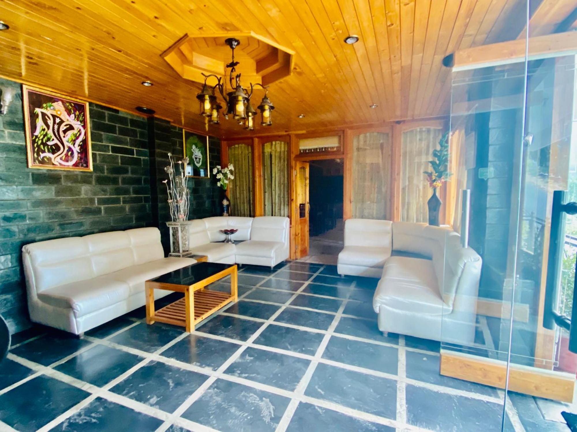 Hotel Hollywood Manali - A True Riverview Hotel Exterior photo